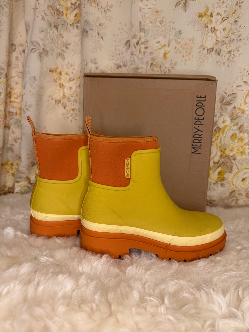 Merry People Women's Yellow & Orange Platform Chelsea Rain Boot
